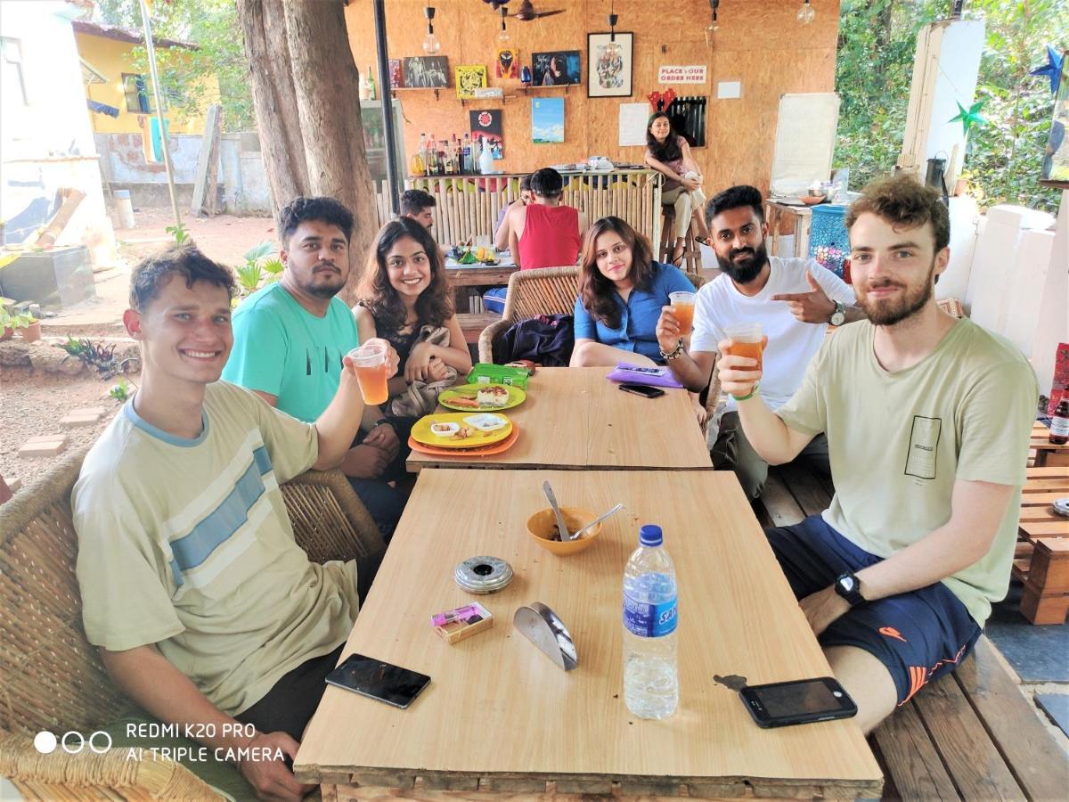 Folklore Hostel Goa 바가토르 외부 사진